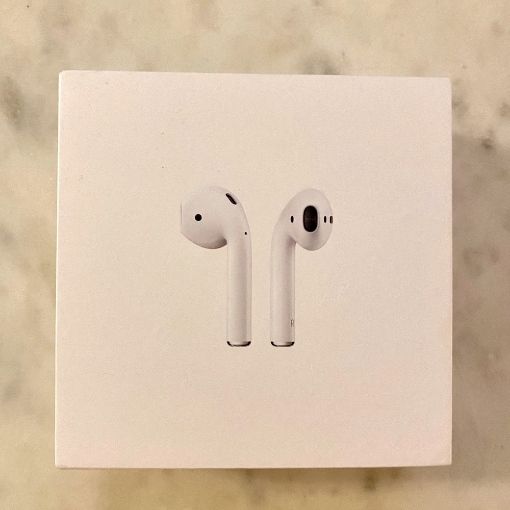 Apple Airpods with Charging Case